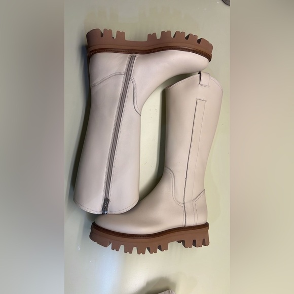 AGL MADE IN ITALY White Knee-High Combat Boots with Seamless Design - Picture 11 of 11